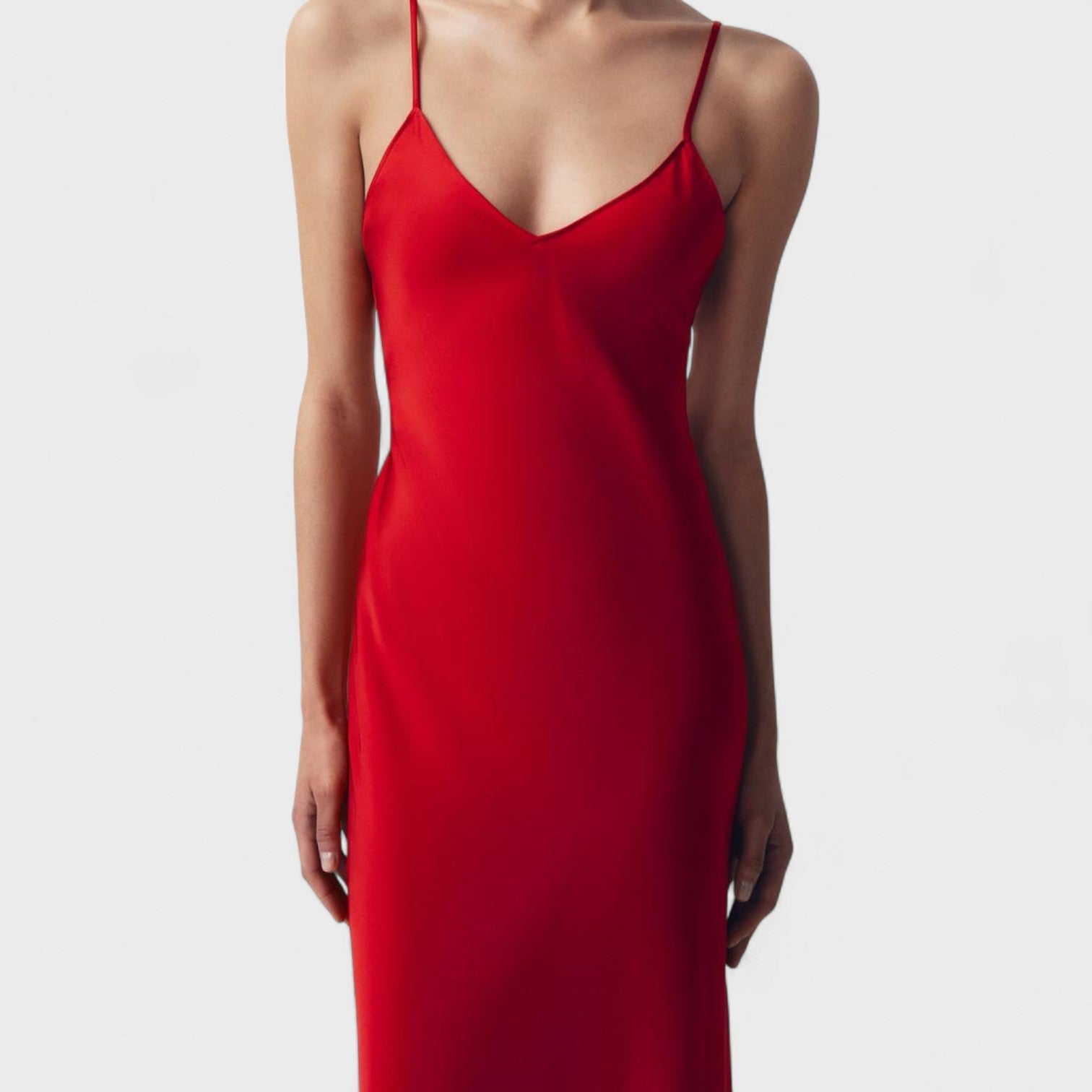 Vestido carmesí - Corte minimalista