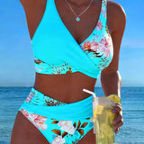 Bikini Floral con Abertura y Diseño Contrastante