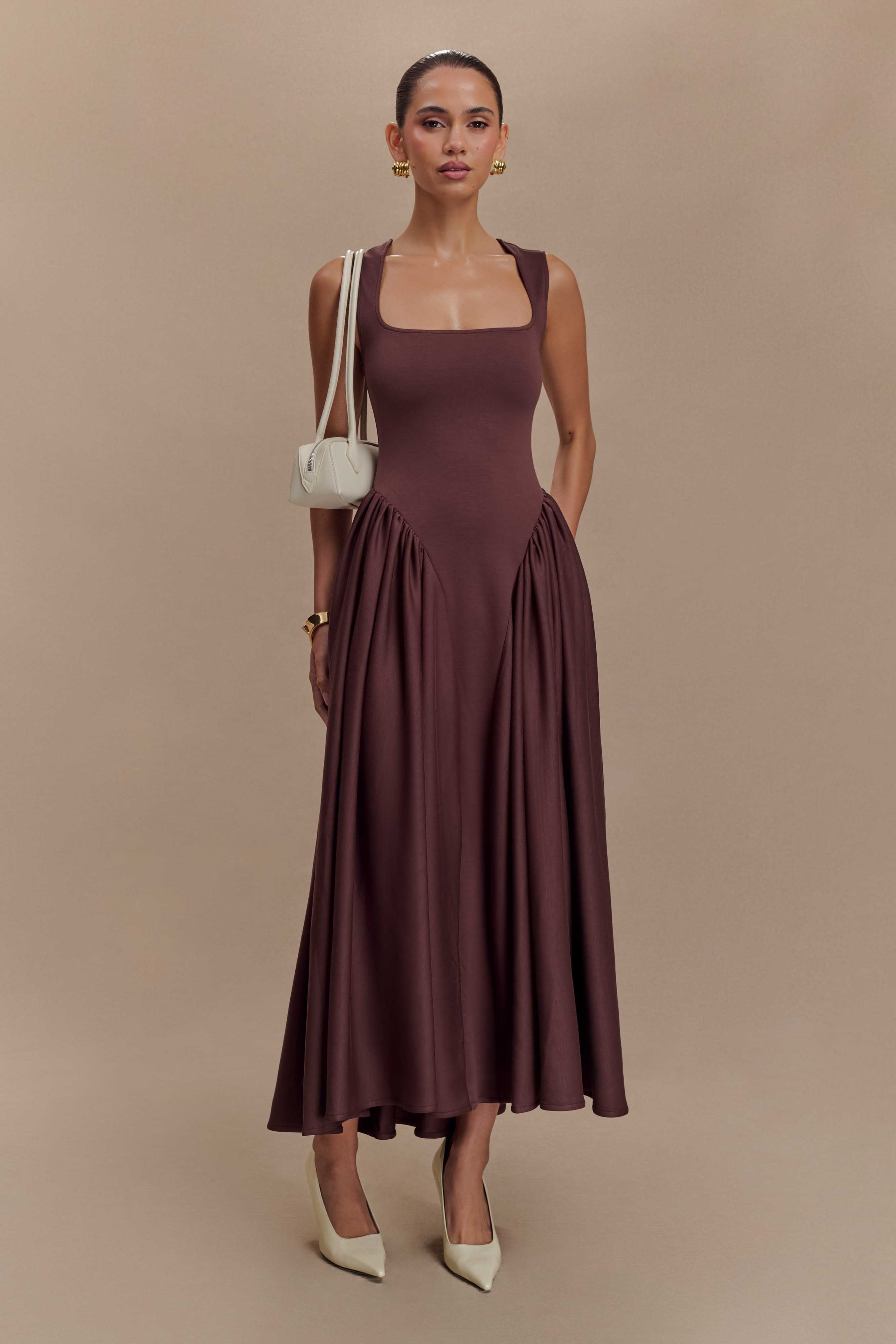 Sara - Vestido midi de punto marrón