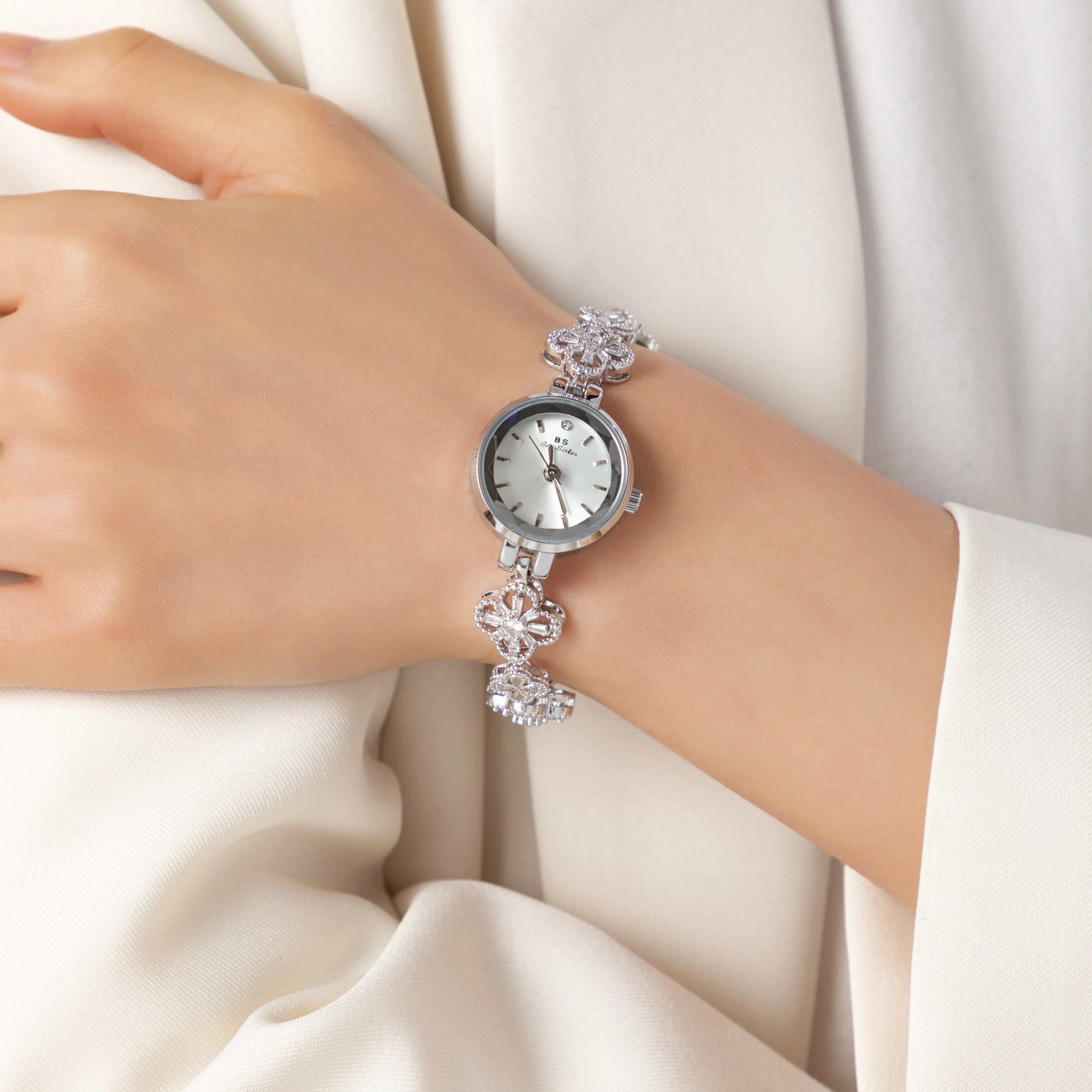 Clara - Reloj