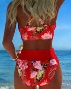 Bikini Floral con Abertura y Diseño Contrastante