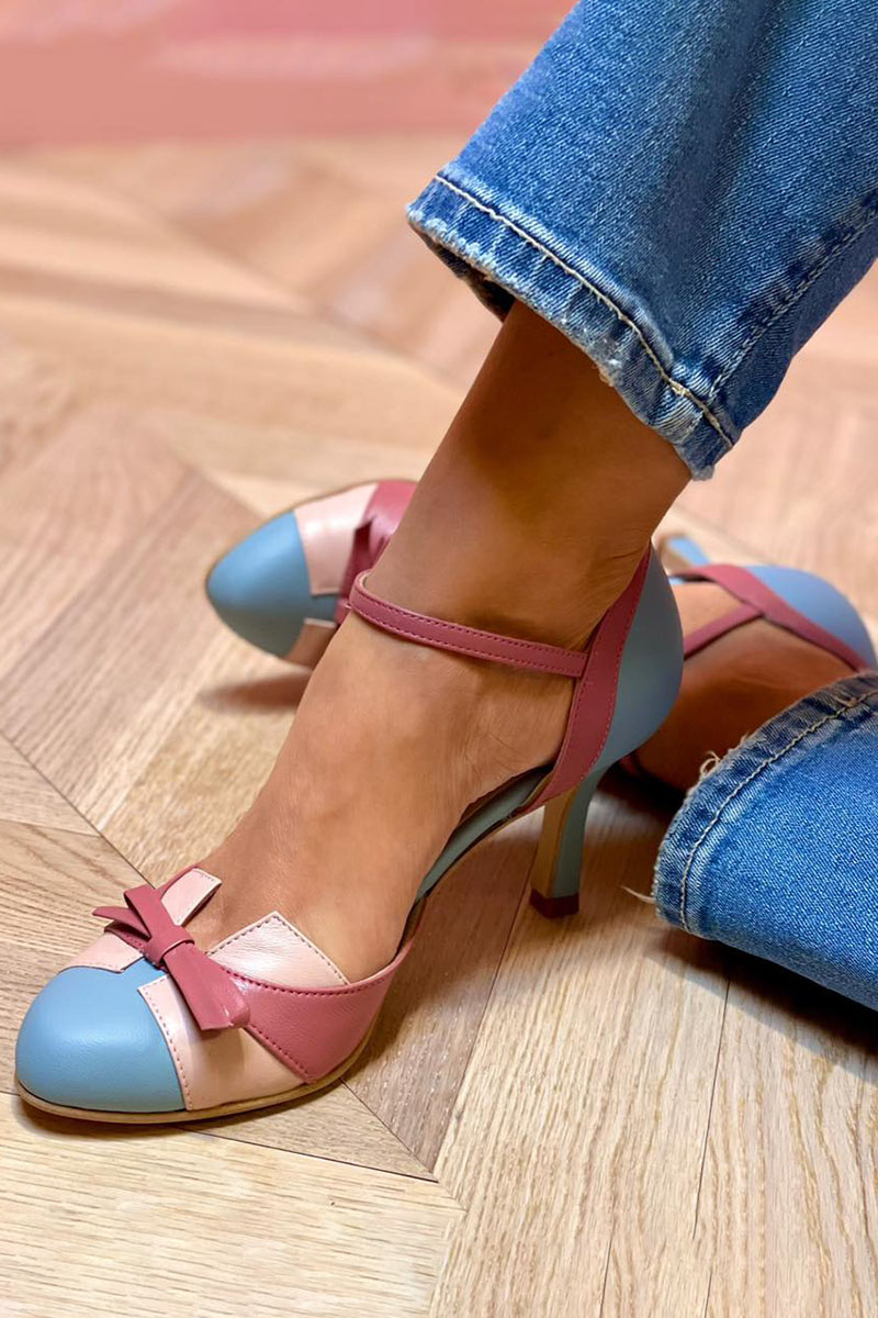 Bellarosa - Sandalias coloridas con nudo y tiras, con puntera redonda