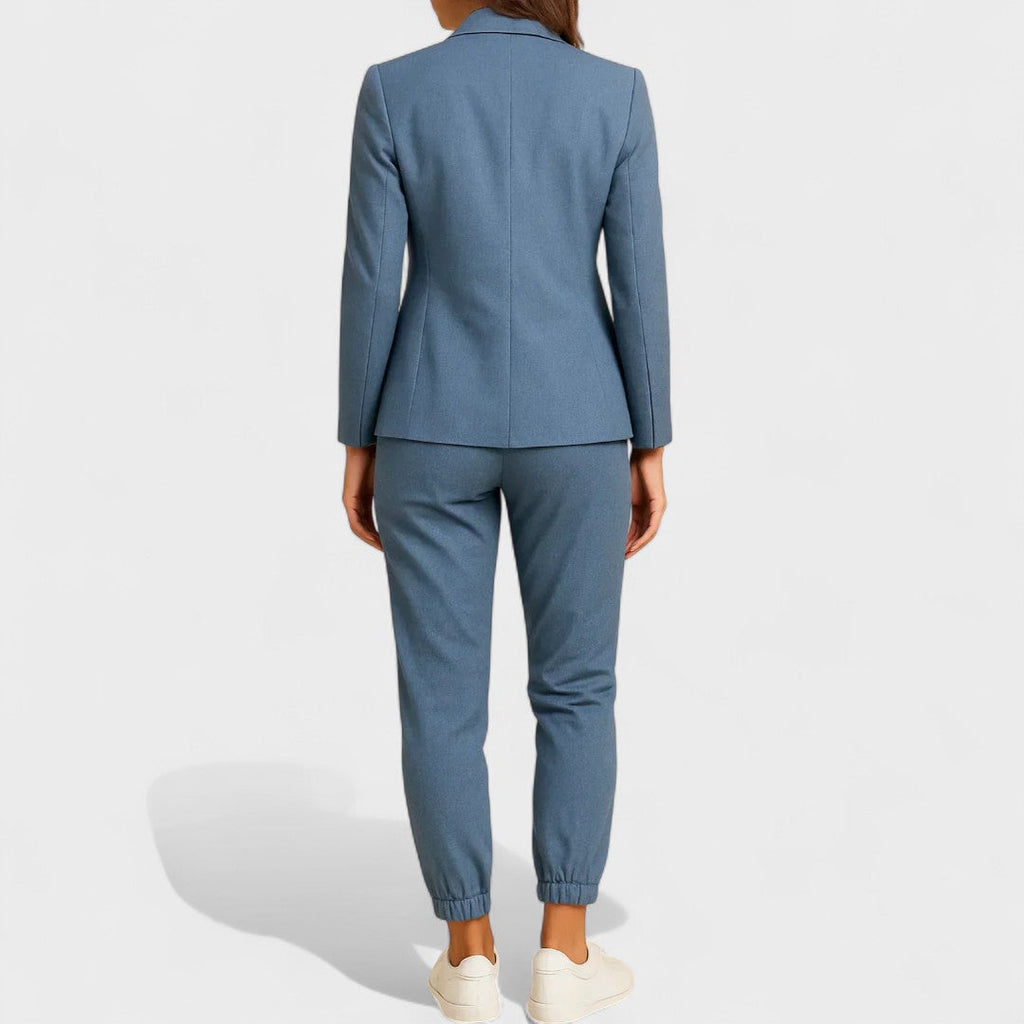Gabriela - Conjunto Elegante con Chaqueta y Pantalones