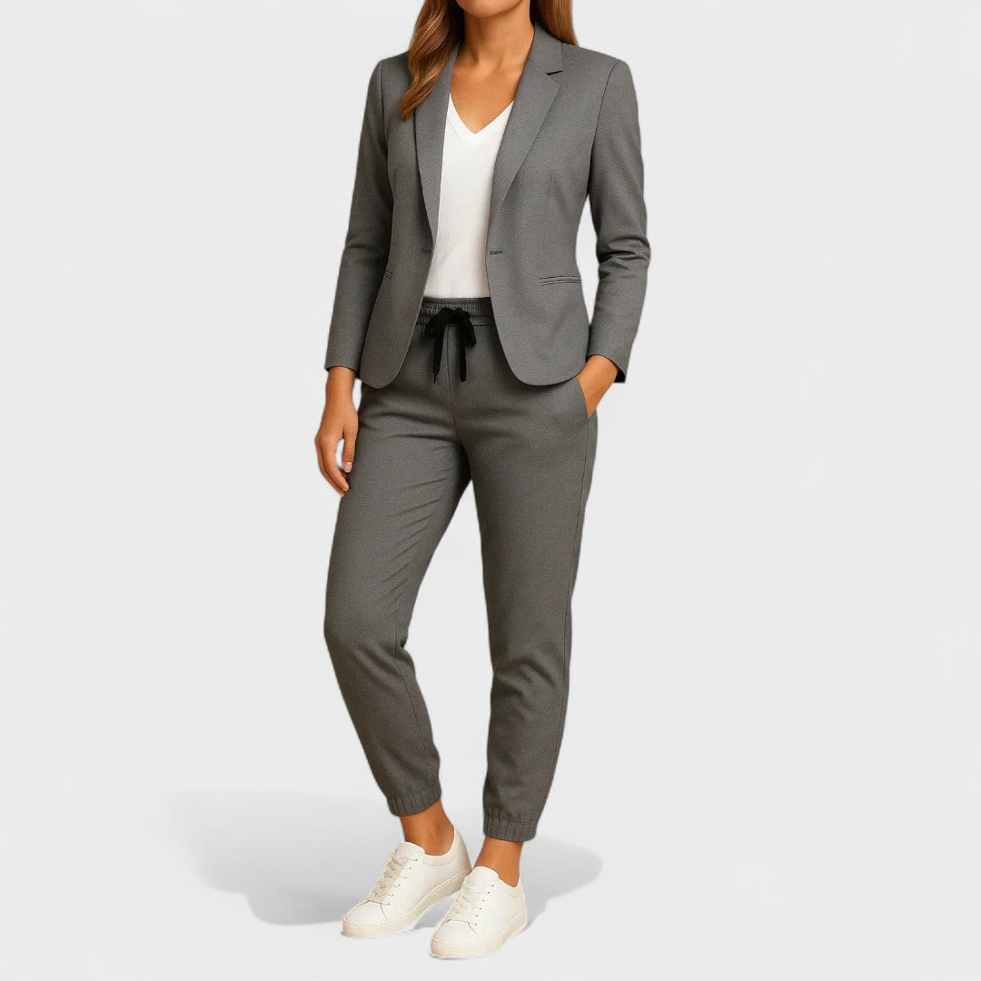 Gabriela - Conjunto Elegante con Chaqueta y Pantalones