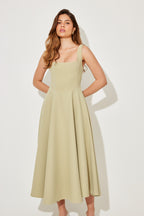 Amélia - Vestido Midi Atemporal