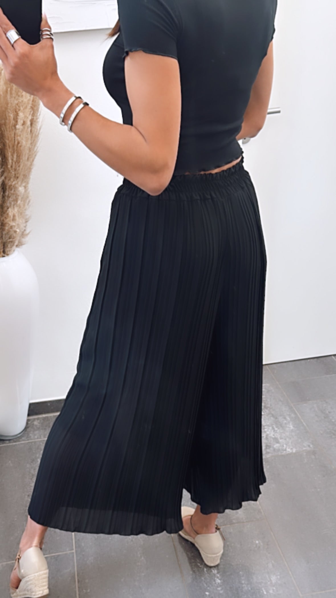 Maia - Pantalones Plisados Negros