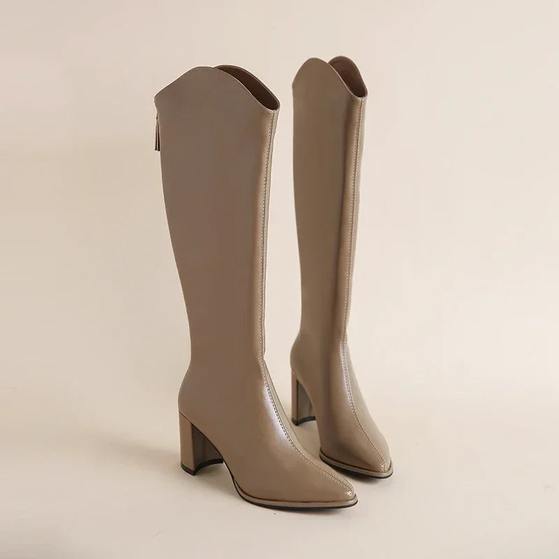 Hilda - Botas de Tacón Grueso y Elegancia para el Invierno