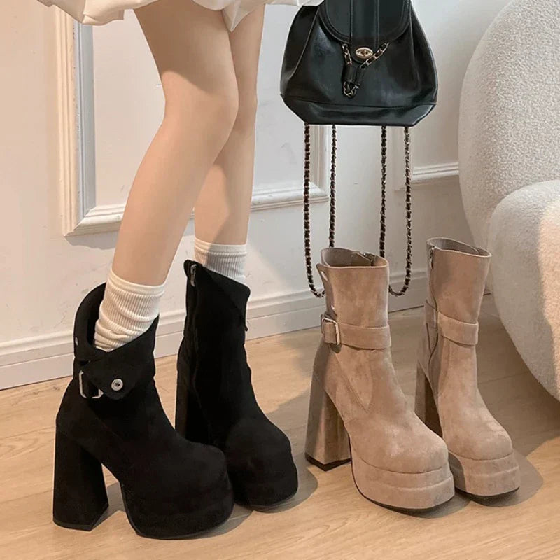 Amália - Botas de estilo urbano con personalidad y confianza