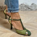 Taviana - Tacones en patchwork con tira en T y puntera cerrada