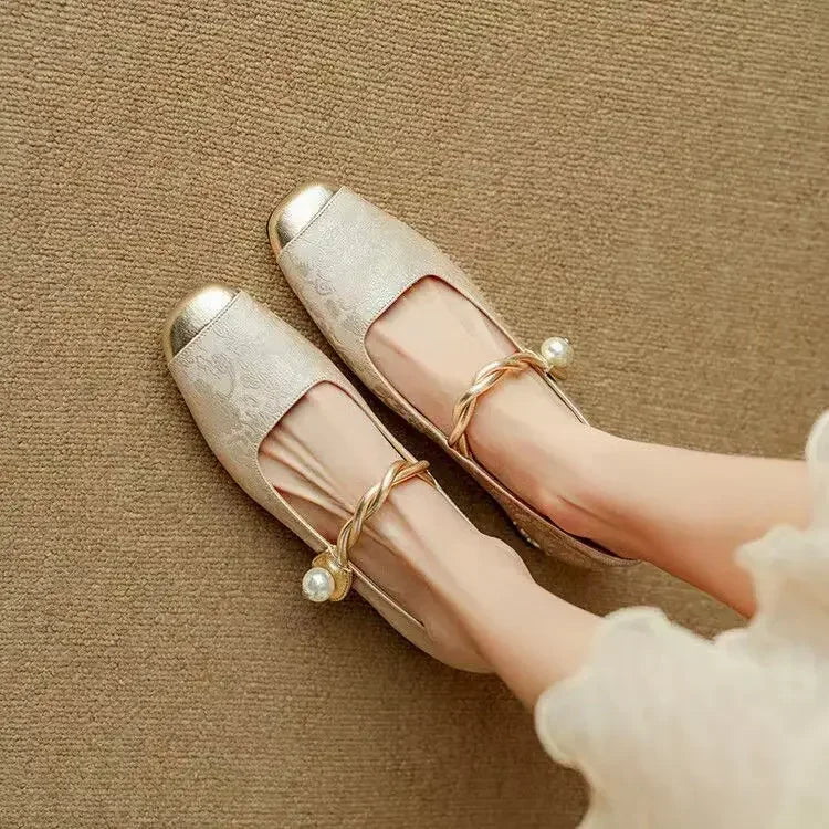 Daisy | Mary Janes